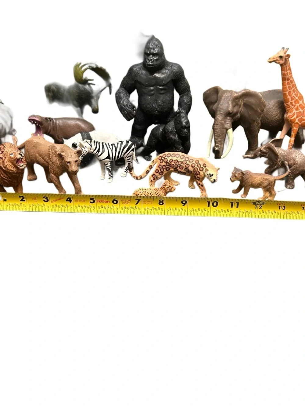 15 Pcs Tiny Jungle Animal Figures Toy, Realistic Mini Jungle Zoo Animal Gorilla